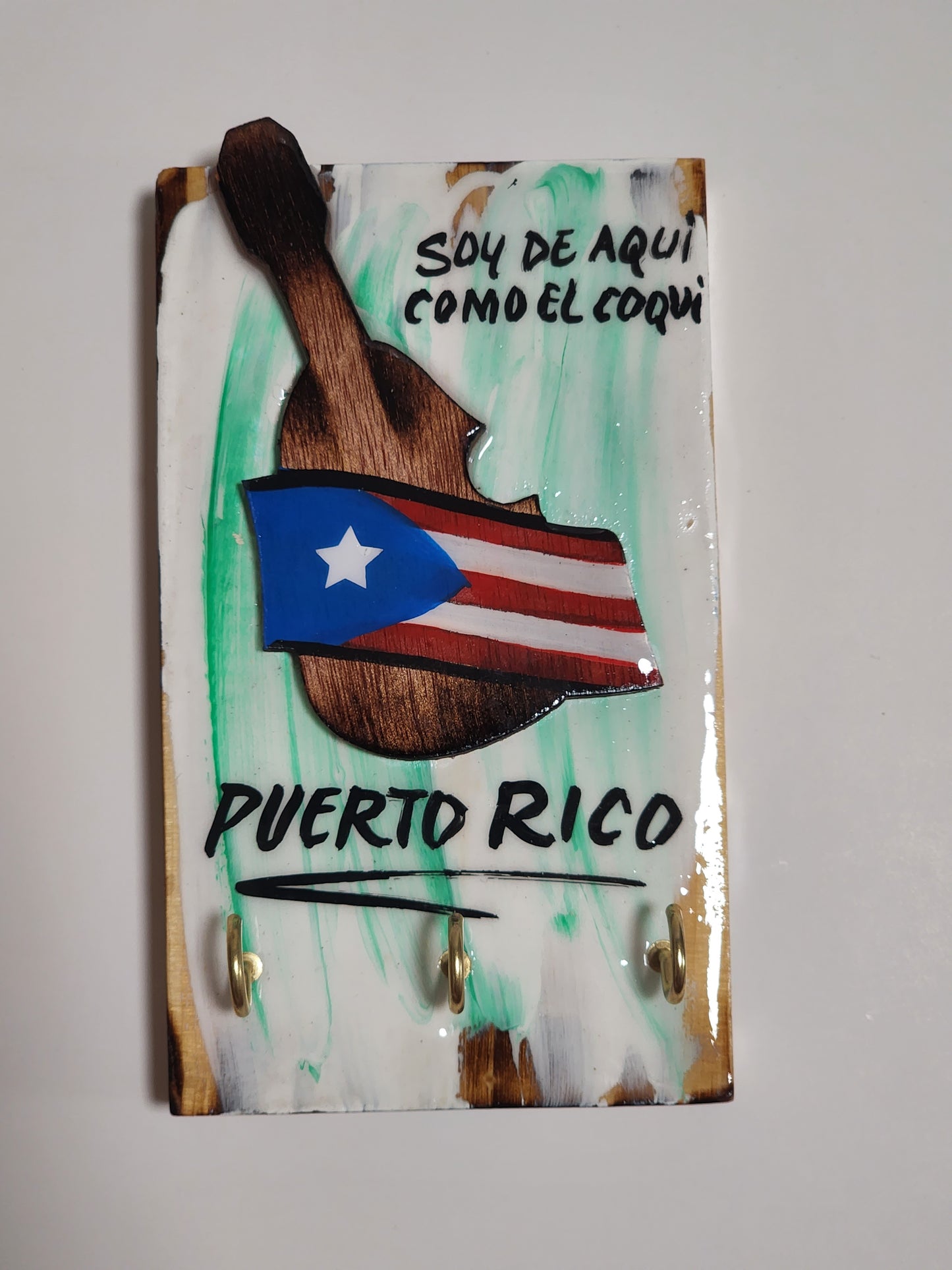 Key Holder Guitar ''I'm from here with the coqui''